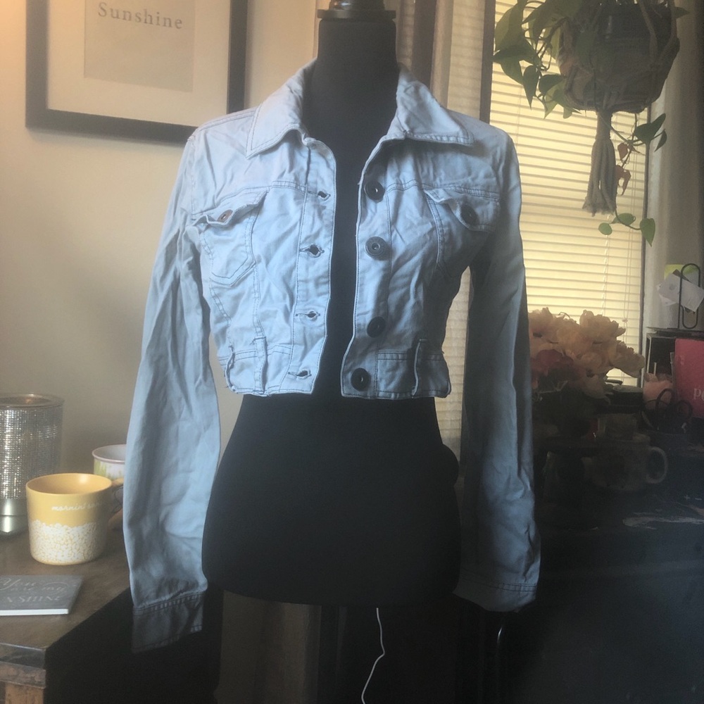 Ashley Cropped Jean Jacket
Size Large